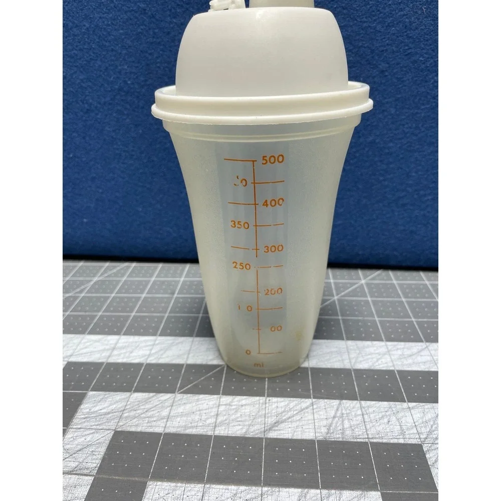 TUPPERWARE  QUICK‎ SHAKE WHITE MISSING INNER MIXER  844